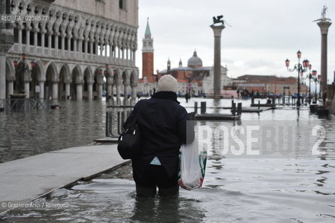 Venice 3/11/10 - High tide in Venice - Alta marea acqua alta ©Graziano Arici/Rosebud2