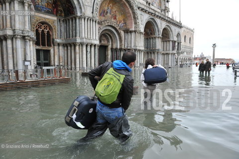 Venice 3/11/10 - High tide in Venice - Alta marea acqua alta ©Graziano Arici/Rosebud2