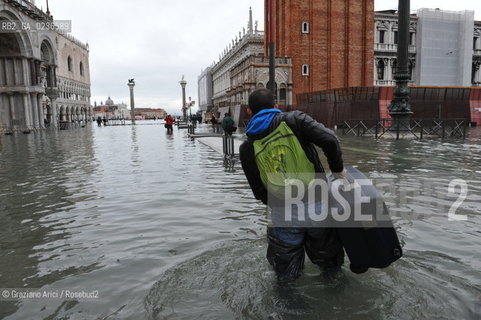 Venice 3/11/10 - High tide in Venice - Alta marea acqua alta ©Graziano Arici/Rosebud2