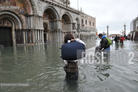 Venice 3/11/10 - High tide in Venice - Alta marea acqua alta ©Graziano Arici/Rosebud2
