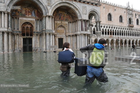 Venice 3/11/10 - High tide in Venice - Alta marea acqua alta ©Graziano Arici/Rosebud2