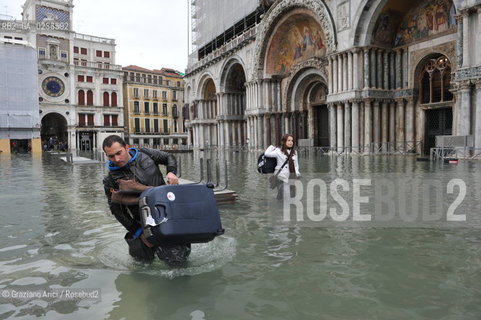 Venice 3/11/10 - High tide in Venice - Alta marea acqua alta ©Graziano Arici/Rosebud2