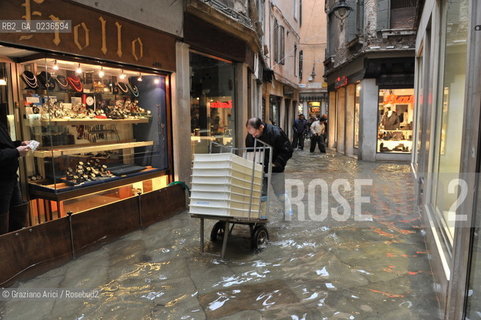 Venice 3/11/10 - High tide in Venice - Alta marea acqua alta ©Graziano Arici/Rosebud2