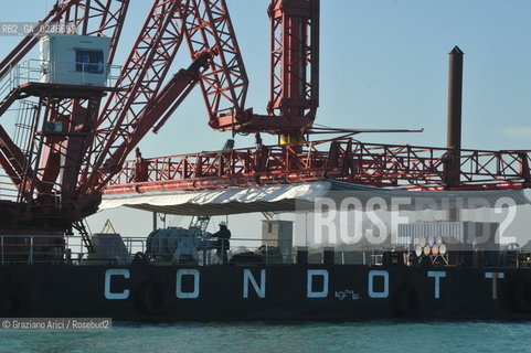 VENEZIA 1/2/11 - LAVORI IN CORSO ALLA BOCCA DI PORTO DI CHIOGGIA ©Graziano Arici/Rosebud2 CONSORZIO VENEZIA NUOVA