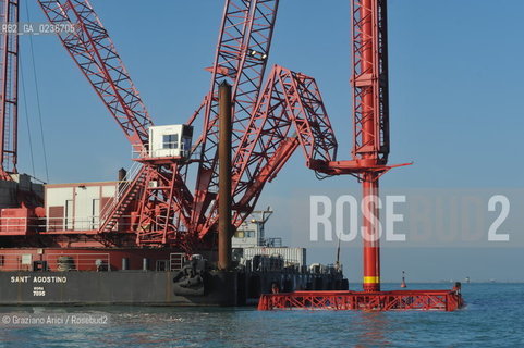 VENEZIA 1/2/11 - LAVORI IN CORSO ALLA BOCCA DI PORTO DI CHIOGGIA ©Graziano Arici/Rosebud2 CONSORZIO VENEZIA NUOVA