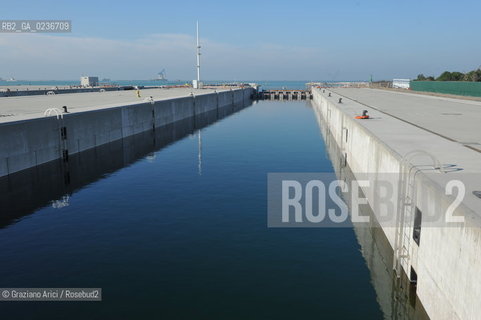 VENEZIA 1/2/11 - LAVORI IN CORSO ALLA BOCCA DI PORTO DI CHIOGGIA ©Graziano Arici/Rosebud2 CONSORZIO VENEZIA NUOVA