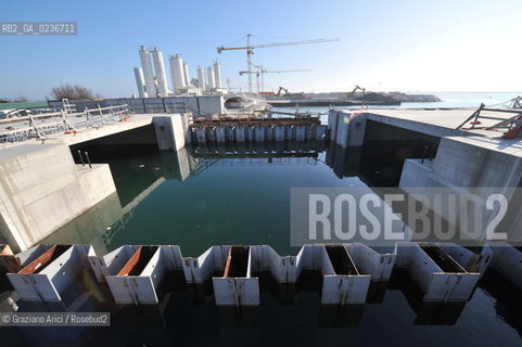 VENEZIA 1/2/11 - LAVORI IN CORSO ALLA BOCCA DI PORTO DI CHIOGGIA ©Graziano Arici/Rosebud2 CONSORZIO VENEZIA NUOVA
