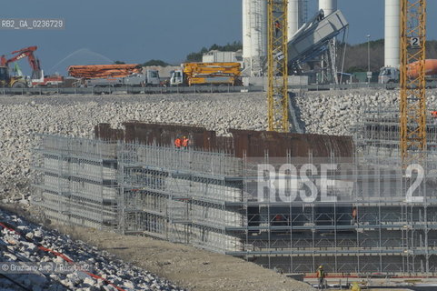 VENEZIA 1/2/11 - LAVORI IN CORSO ALLA BOCCA DI PORTO DI CHIOGGIA ©Graziano Arici/Rosebud2 CONSORZIO VENEZIA NUOVA