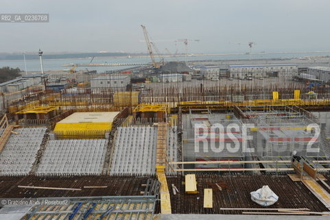 VENEZIA 15/12/10 - LAVORI ALLA BOCCA DI PORTO DI MALAMOCCO SICUREZZA  ©Graziano Arici/Rosebud2  CONSORZIO VENEZIA NUOVA