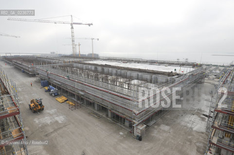 VENEZIA 15/12/10 - LAVORI ALLA BOCCA DI PORTO DI MALAMOCCO SICUREZZA  ©Graziano Arici/Rosebud2  CONSORZIO VENEZIA NUOVA