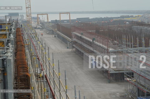 VENEZIA 15/12/10 - LAVORI ALLA BOCCA DI PORTO DI MALAMOCCO SICUREZZA  ©Graziano Arici/Rosebud2  CONSORZIO VENEZIA NUOVA