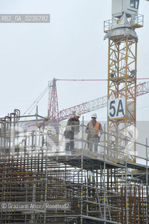 VENEZIA 15/12/10 - LAVORI ALLA BOCCA DI PORTO DI MALAMOCCO SICUREZZA  ©Graziano Arici/Rosebud2  CONSORZIO VENEZIA NUOVA