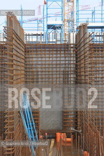 VENEZIA 15/12/10 - LAVORI ALLA BOCCA DI PORTO DI MALAMOCCO SICUREZZA  ©Graziano Arici/Rosebud2  CONSORZIO VENEZIA NUOVA