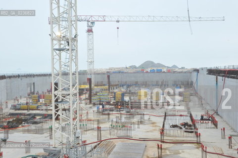 VENEZIA 15/12/10 - LAVORI ALLA BOCCA DI PORTO DI MALAMOCCO SICUREZZA  ©Graziano Arici/Rosebud2  CONSORZIO VENEZIA NUOVA