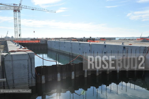 VENEZIA 3/2/11 - LAVORI IN CORSO ALLA BOCCA DI PORTO DI LIDO LATO TREPORTI ©Graziano Arici/Rosebud2 CONSORZIO VENEZIA NUOVA