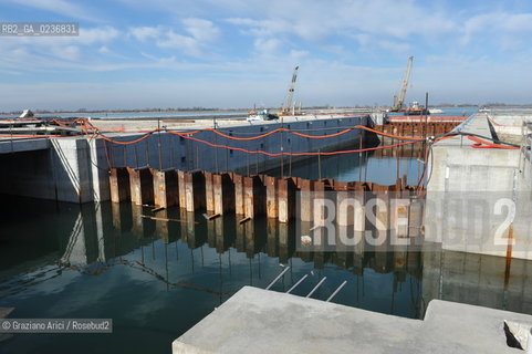 VENEZIA 3/2/11 - LAVORI IN CORSO ALLA BOCCA DI PORTO DI LIDO LATO TREPORTI ©Graziano Arici/Rosebud2 CONSORZIO VENEZIA NUOVA