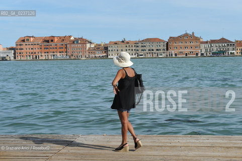 Venezia maggio 2011 - Fondamenta delle zattere cappello ©Graziano Arici/Rosebud2.Venice mai 2011 - Zattere hat ©Graziano Arici/Rosebud2