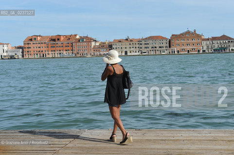 Venezia maggio 2011 - Fondamenta delle zattere cappello ©Graziano Arici/Rosebud2.Venice mai 2011 - Zattere hat ©Graziano Arici/Rosebud2