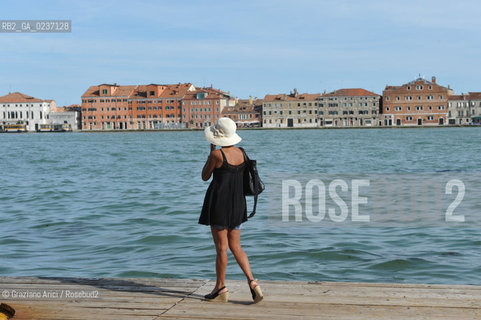 Venezia maggio 2011 - Fondamenta delle zattere cappello ©Graziano Arici/Rosebud2.Venice mai 2011 - Zattere hat ©Graziano Arici/Rosebud2