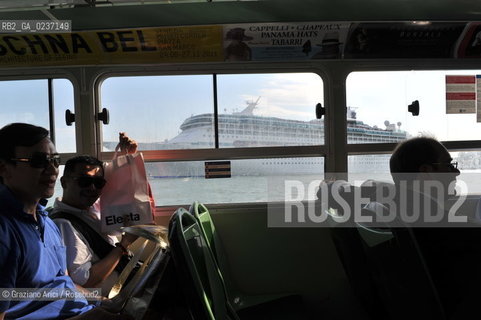 Venezia maggio 2011 - nave passeggeri ©Graziano Arici/Rosebud2.Venice mai 2011 - Cruiser liner  ©Graziano Arici/Rosebud2