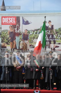 Venezia 17 marzo 2011 - Celebrazione per i 150 anni dellUnità dItalia in Piazza San Marco bersaglieri acqua alta carabinieri pubblicità bandiera ©Graziano Arici/Rosebud2