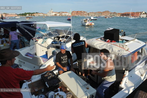 Venice 16/7/11 - boat-Bridge in Giudecca Canal for the Redentore Feast festa fuochi dartificio ©Graziano Arici/Rosebud2