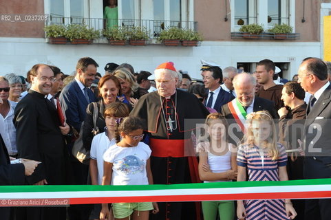 Venice 17/7/11 - The cardinal Angelo Scola with the Major of Veneice Orsoni over the Boat-Bridge in Giudecca Canal for the Redentore Feast festa fuochi dartificio ©Graziano Arici/Rosebud2
