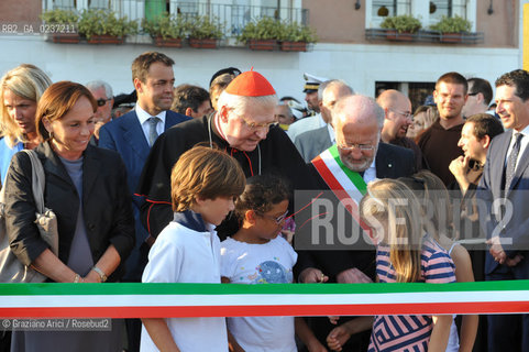 Venice 17/7/11 - The cardinal Angelo Scola with the Major of Veneice Orsoni over the Boat-Bridge in Giudecca Canal for the Redentore Feast festa fuochi dartificio ©Graziano Arici/Rosebud2