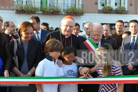 Venice 17/7/11 - The cardinal Angelo Scola with the Major of Veneice Orsoni over the Boat-Bridge in Giudecca Canal for the Redentore Feast festa fuochi dartificio ©Graziano Arici/Rosebud2