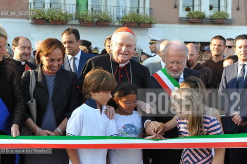 Venice 17/7/11 - The cardinal Angelo Scola with the Major of Veneice Orsoni over the Boat-Bridge in Giudecca Canal for the Redentore Feast festa fuochi dartificio ©Graziano Arici/Rosebud2