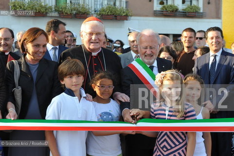 Venice 17/7/11 - The cardinal Angelo Scola with the Major of Veneice Orsoni over the Boat-Bridge in Giudecca Canal for the Redentore Feast festa fuochi dartificio ©Graziano Arici/Rosebud2