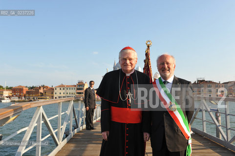 Venice 16/7/11  - The cardinal Angelo Scola with the Major of Veneice Orsoni over the Boat-Bridge in Giudecca Canal for the Redentore Feast festa fuochi dartificio ©Graziano Arici/Rosebud2