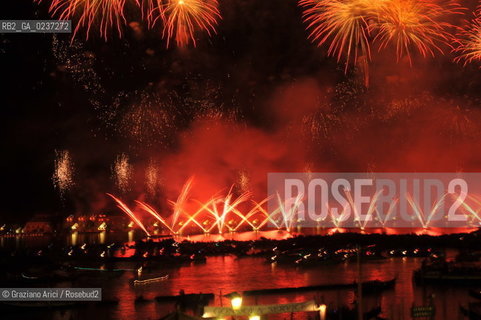 Venice 17/7/11 - Fiereworks in St.Marks Bassin for the Redentore Feast festa fuochi dartificio ©Graziano Arici/Rosebud2