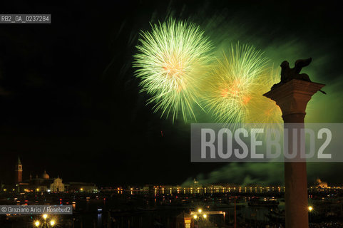 Venice 17/7/11 - Fiereworks in St.Marks Bassin for the Redentore Feast festa fuochi dartificio ©Graziano Arici/Rosebud2