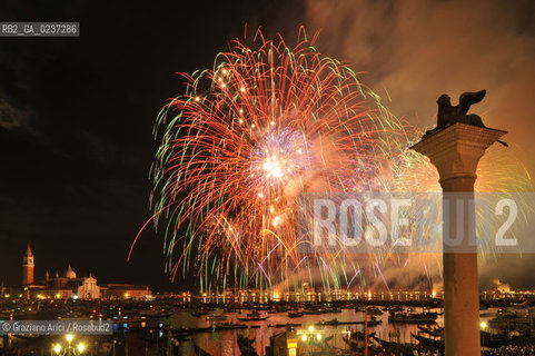 Venice 17/7/11 - Fiereworks in St.Marks Bassin for the Redentore Feast festa fuochi dartificio ©Graziano Arici/Rosebud2