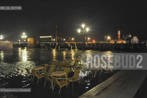 VENEZIA 1/12/10 _ High tide in St.Markss square - Alta mare a S.Marco acqua alta ©Graziano Arici/Rosebud2
