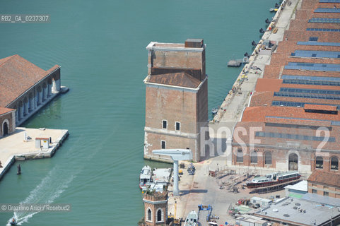 VENEZIA 21 GIUGNO 2011 - FOTO AEREE DEI LAVORI IN CORSO ALLARSENALE ©Graziano Arici/Rosebud2  CONSORZIO VENEZIA NUOVA