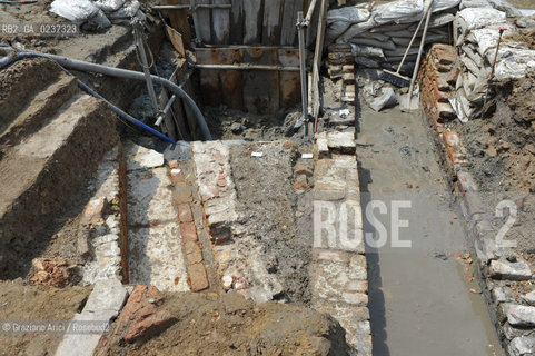 VENEZIA 12/5/11 - SCAVI ARCHEOLOGICI AL CANTIERE DELLE FANDAMENTA DEL CAMPANILE DI S.MARCO ©Graziano Arici/Rosebud2    CONSORZIO VENEZIA NUOVA
