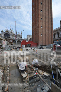 VENEZIA 12/5/11 - SCAVI ARCHEOLOGICI AL CANTIERE DELLE FANDAMENTA DEL CAMPANILE DI S.MARCO ©Graziano Arici/Rosebud2    CONSORZIO VENEZIA NUOVA