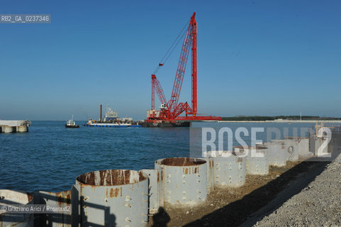 VENEZIA 1/2/11 - LAVORI IN CORSO ALLA BOCCA DI PORTO DI CHIOGGIA ©Graziano Arici/Rosebud2 CONSORZIO VENEZIA NUOVA