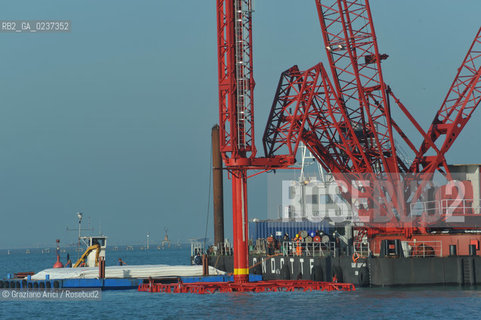 VENEZIA 1/2/11 - LAVORI IN CORSO ALLA BOCCA DI PORTO DI CHIOGGIA ©Graziano Arici/Rosebud2 CONSORZIO VENEZIA NUOVA