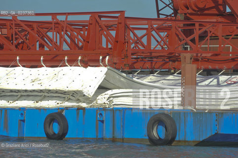 VENEZIA 1/2/11 - LAVORI IN CORSO ALLA BOCCA DI PORTO DI CHIOGGIA ©Graziano Arici/Rosebud2 CONSORZIO VENEZIA NUOVA