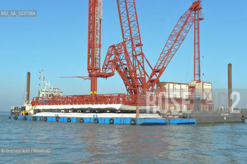 VENEZIA 1/2/11 - LAVORI IN CORSO ALLA BOCCA DI PORTO DI CHIOGGIA ©Graziano Arici/Rosebud2 CONSORZIO VENEZIA NUOVA