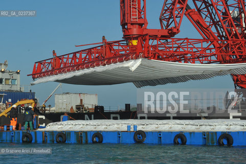 VENEZIA 1/2/11 - LAVORI IN CORSO ALLA BOCCA DI PORTO DI CHIOGGIA ©Graziano Arici/Rosebud2 CONSORZIO VENEZIA NUOVA