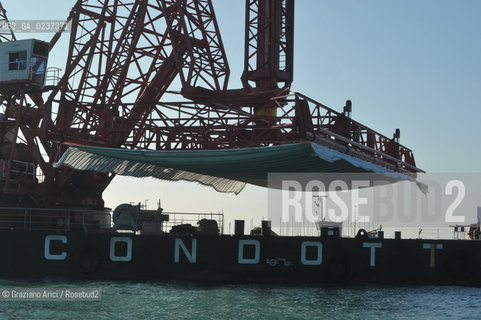 VENEZIA 1/2/11 - LAVORI IN CORSO ALLA BOCCA DI PORTO DI CHIOGGIA ©Graziano Arici/Rosebud2 CONSORZIO VENEZIA NUOVA