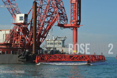 VENEZIA 1/2/11 - LAVORI IN CORSO ALLA BOCCA DI PORTO DI CHIOGGIA ©Graziano Arici/Rosebud2 CONSORZIO VENEZIA NUOVA