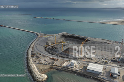 VENEZIA 13/12/10 FOTO AEREE AI LAVORI IN CORSO  PER LA COSTRUZIONE DELLE DIGHE MOBILI ALLA BOCCA DEL PORTO DI CHIOGGIA ©Graziano Arici/Rosebud2 CONSORZIO VENEZIA NUOVA