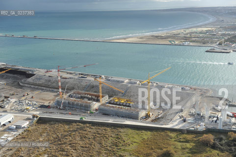 VENEZIA 13/12/10 FOTO AEREE AI LAVORI IN CORSO  PER LA COSTRUZIONE DELLE DIGHE MOBILI ALLA BOCCA DEL PORTO DI CHIOGGIA ©Graziano Arici/Rosebud2 CONSORZIO VENEZIA NUOVA