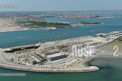 VENEZIA 21 GIUGNO 2011 - FOTO AEREE DEI LAVORI IN CORSO ALLA BOCCA DI PORTO DI CHIOGGIA ©Graziano Arici/Rosebud2  CONSORZIO VENEZIA NUOVA..