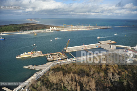 VENEZIA 13/12/10 FOTO AEREE AI LAVORI IN CORSO  PER LA COSTRUZIONE DELLE DIGHE MOBILI ALLA BOCCA DEL PORTO DI CHIOGGIA ©Graziano Arici/Rosebud2 CONSORZIO VENEZIA NUOVA